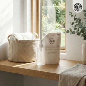 Cosmeau Wasparfum Puur, flesje met pompje van 250 ml naast de navulzak van 500 ml